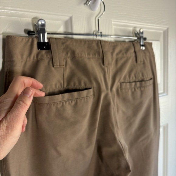 L.L. Bean Trail Hiking Pants Women's 8P Petite Nylon Tan Straight Leg Pockets - Picture 7 of 11